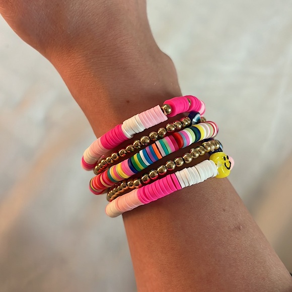 ⭐️ Set of 5 Colorful Beaded & Handmade (not by me) Bracelets! - Picture 4 of 8